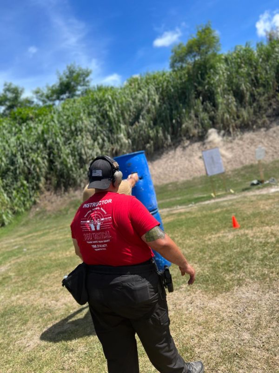 Defensive pistol training at 360 Tactical Miami (photo 18)