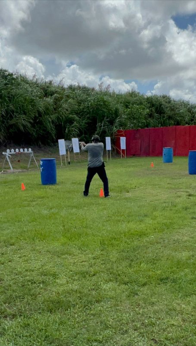Defensive pistol training at 360 Tactical Miami (photo 19)