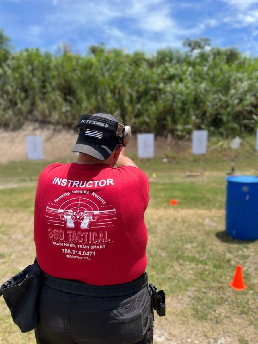 Defensive pistol training at 360 Tactical Miami (photo 22)