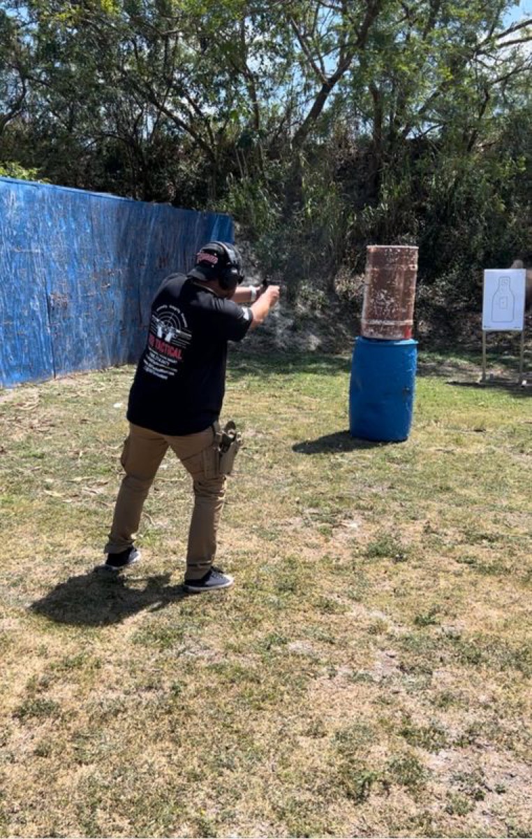 Defensive pistol training at 360 Tactical Miami (photo 60)