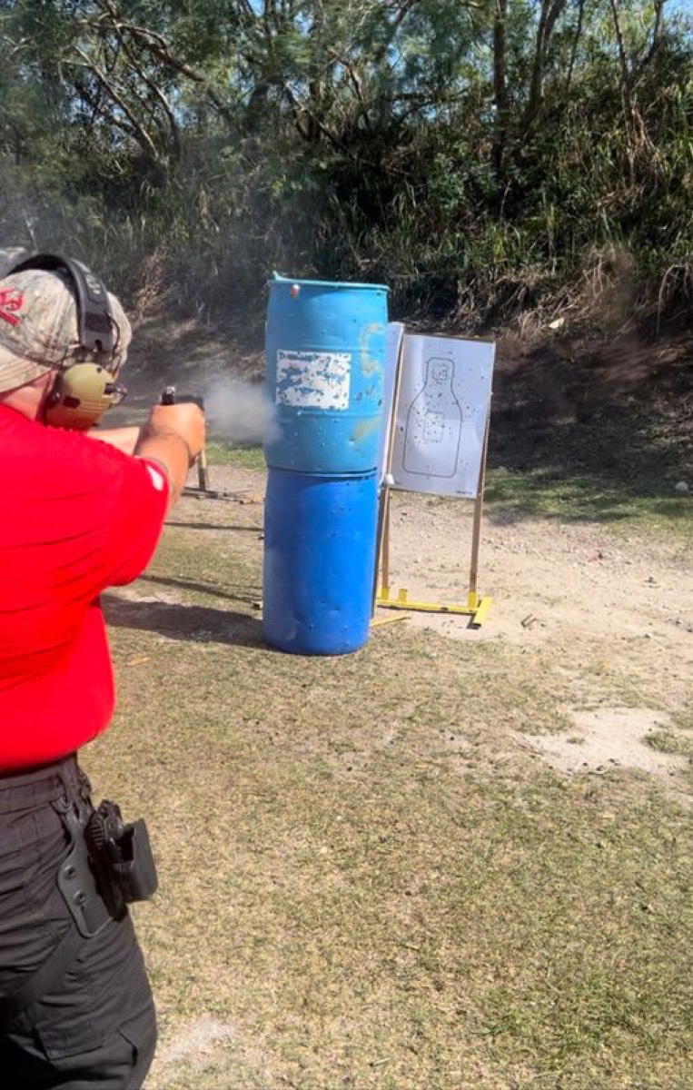 Defensive pistol training at 360 Tactical Miami (photo 72)